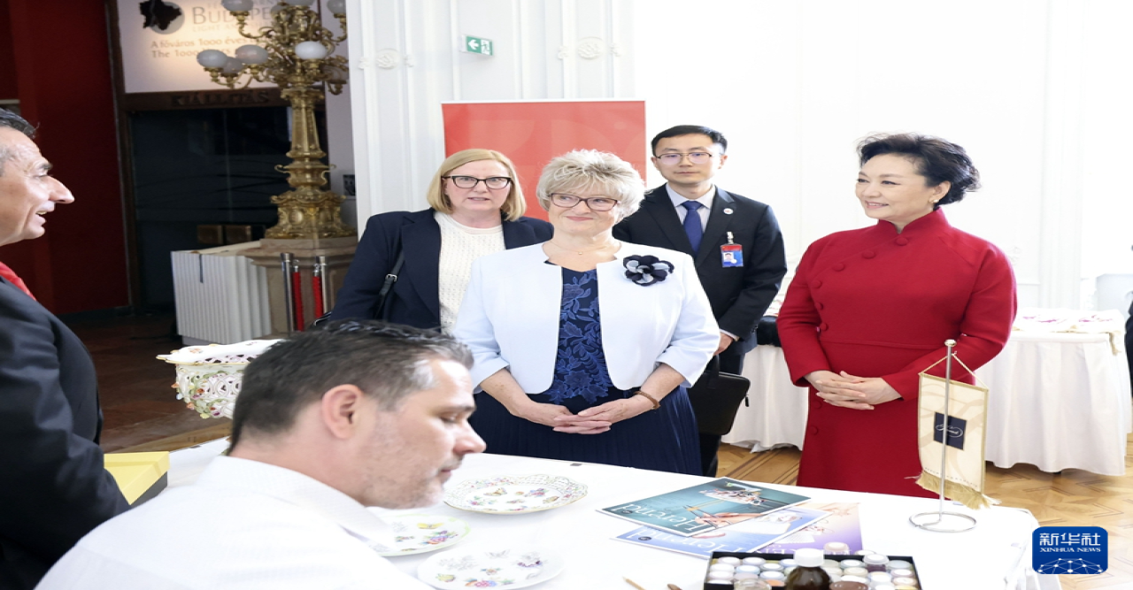 চীনা ফার্স্ট লেডি দু’দেশের শিল্পীদের মধ্যে বিনিময় ও পারস্পরিক শিক্ষার ওপর জোর দেন