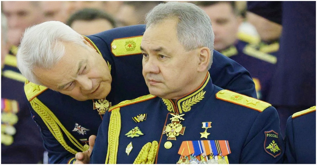 বিদ্রোহের অবসানের পর প্রথমবার জনসম্মুখে রুশ প্রতিরক্ষামন্ত্রী