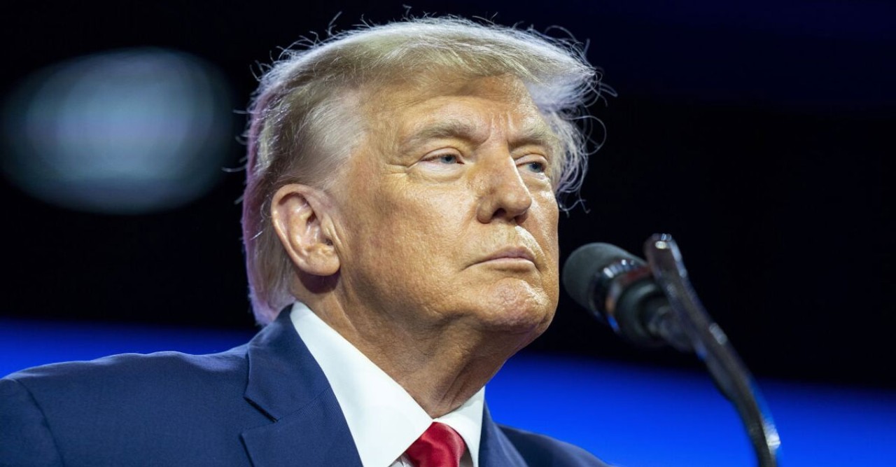 পর্ন তারকার মুখ বন্ধ রাখতে অর্থপ্রদানের মামলায় ট্রাম্প অভিযুক্ত