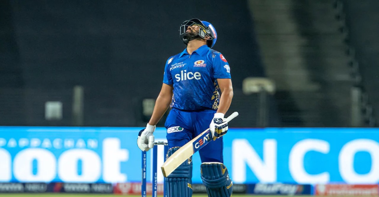 রোহিতকে আইপিএল থেকে বিরতি নিতে বললেন গাভাস্কার