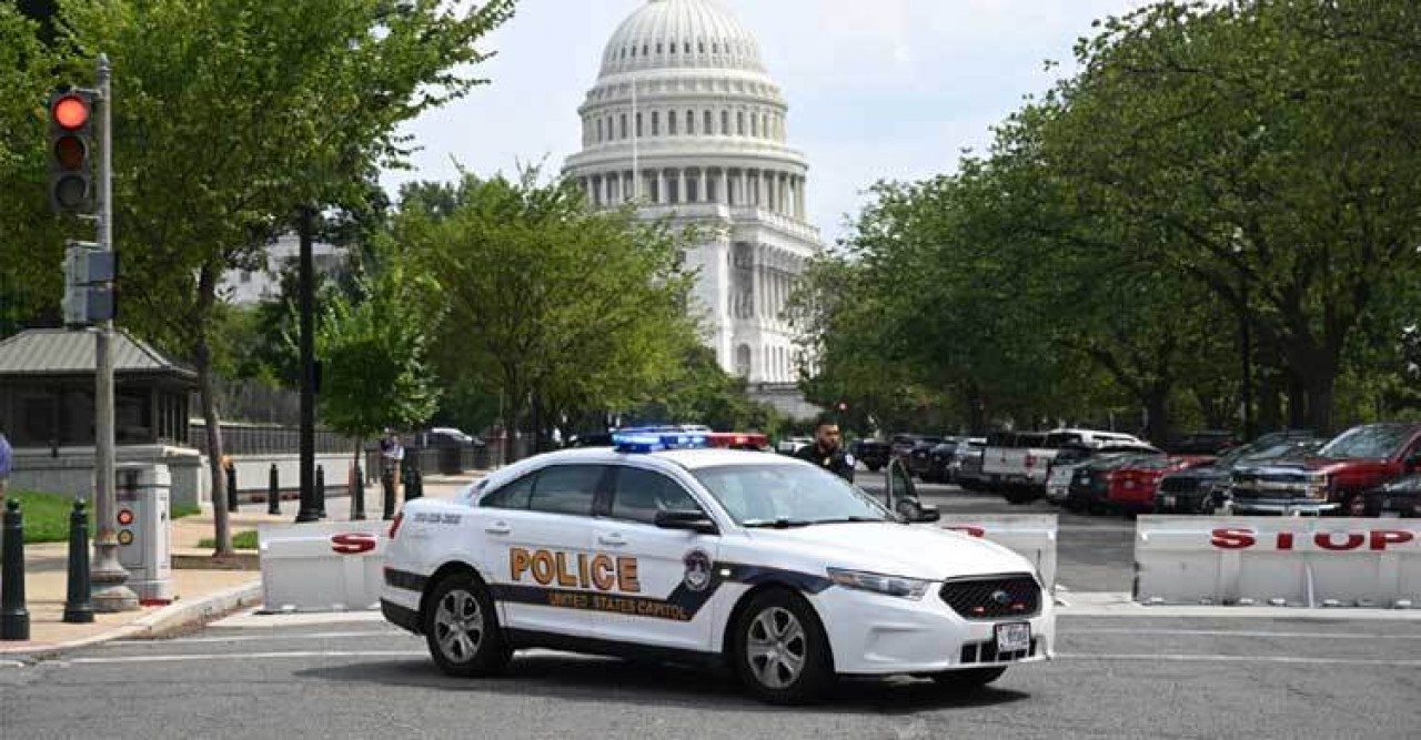 হোয়াইট হাউজের গেটে গাড়ির ধাক্কা, নিহত ১
