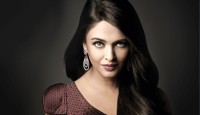 ঐশ্বরিয়ার গাড়িতে বাসের ধাক্কা, কেমন আছেন অভিনেত্রী