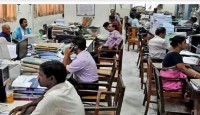 ঈদের ছুটি নিয়ে দ্বিধাদ্বন্দ্বে সরকারি চাকরিজীবীরা