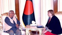 কানাডাকে বাংলাদেশে বিনিয়োগের আহ্বান জানালেন ইউনূস