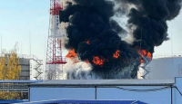 রাশিয়ার বেলগোরোদে তেলের ডিপো জ্বলছে ইউক্রেনীয়দের গোলায়