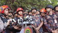 আগুন নিয়ন্ত্রণে, তবে পুরোপুরি নির্বাপণে সময় লাগবে : ফায়ার ডিজি